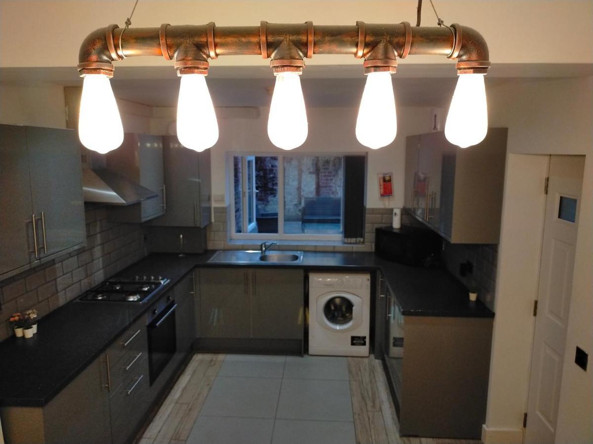 4 Bed Entire House - Heart Of The City - Near Sufc Σέφιλντ Εξωτερικό φωτογραφία
